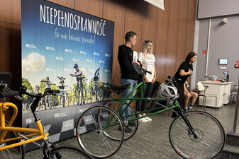 Sport bez barier - pokaz Frame Running